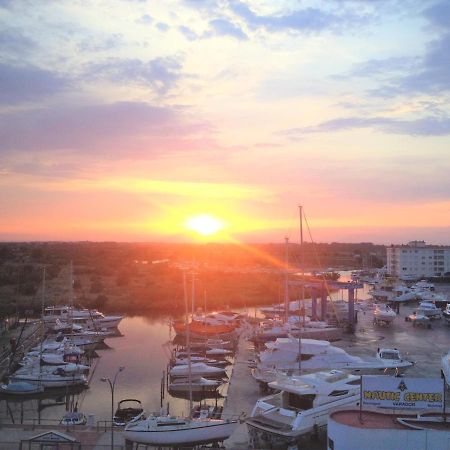 Holidays Penthouse Vues Panoramiques Sur Le Port Naval,Un Sejour Elegant Assure " Wifi Parquing Gratuit Roses Exterior foto