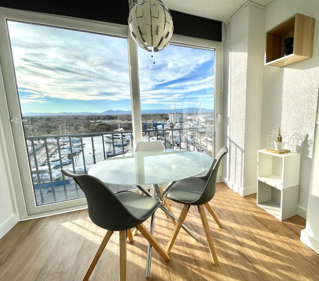 Holidays Penthouse Vues Panoramiques Sur Le Port Naval,Un Sejour Elegant Assure " Wifi Parquing Gratuit Roses Exterior foto