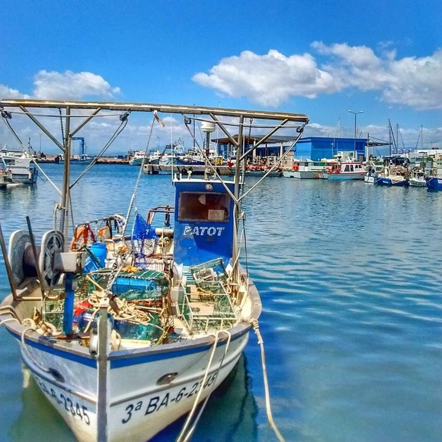 Holidays Penthouse Vues Panoramiques Sur Le Port Naval,Un Sejour Elegant Assure " Wifi Parquing Gratuit Roses Exterior foto