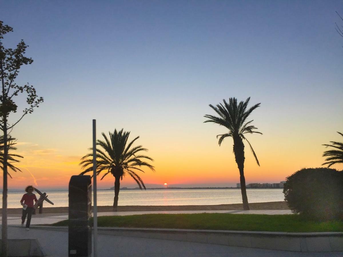 Holidays Penthouse Vues Panoramiques Sur Le Port Naval,Un Sejour Elegant Assure " Wifi Parquing Gratuit Roses Exterior foto