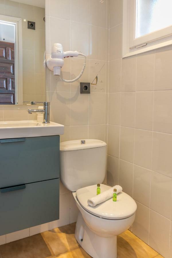 Holidays Penthouse Vues Panoramiques Sur Le Port Naval,Un Sejour Elegant Assure " Wifi Parquing Gratuit Roses Exterior foto