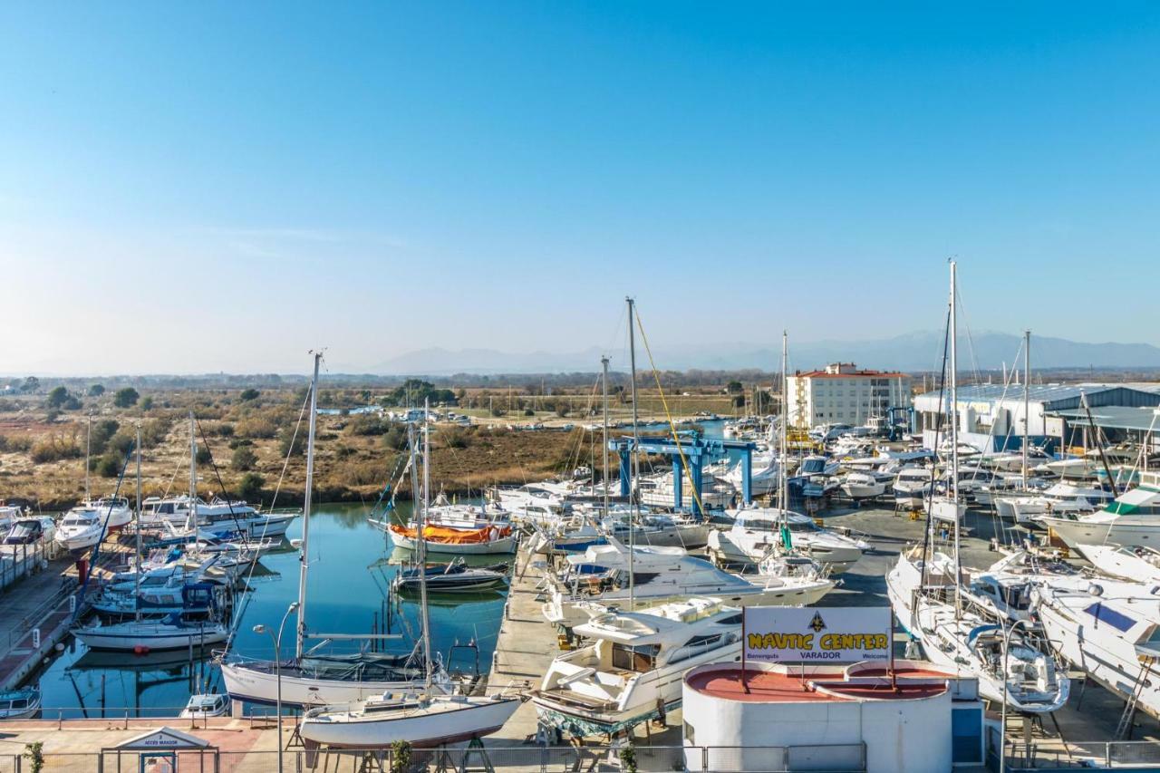 Holidays Penthouse Vues Panoramiques Sur Le Port Naval,Un Sejour Elegant Assure " Wifi Parquing Gratuit Roses Exterior foto