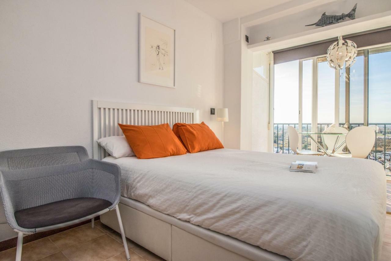 Holidays Penthouse Vues Panoramiques Sur Le Port Naval,Un Sejour Elegant Assure " Wifi Parquing Gratuit Roses Exterior foto